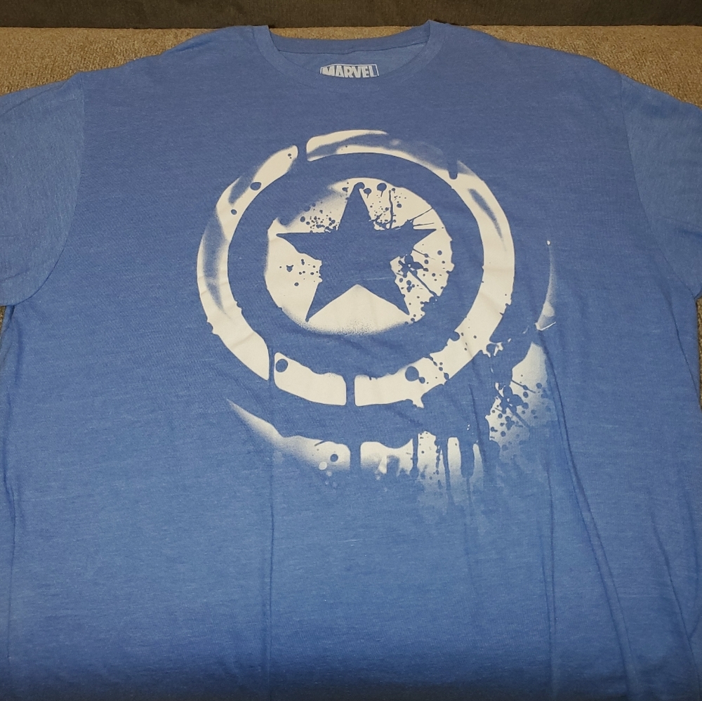 Graphic T